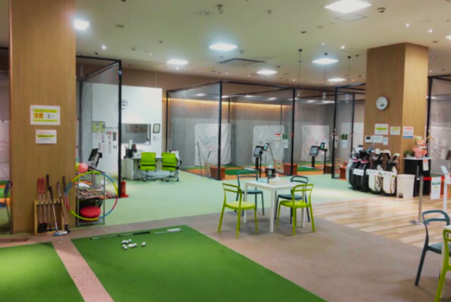 ステップゴルフの店内